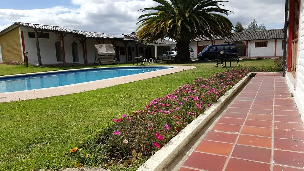 **** Herberg Hosteria San Carlos Tababela Ecuador